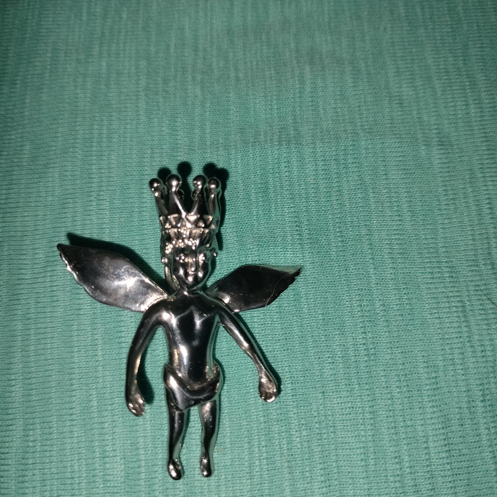 Charming Silver Angel Pin with Crown .925